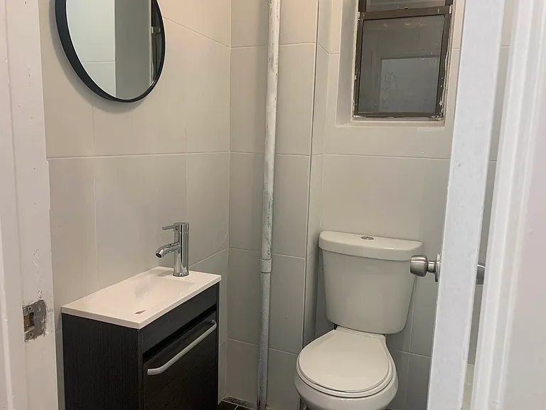 232 Meserole St #13 — Photo 5