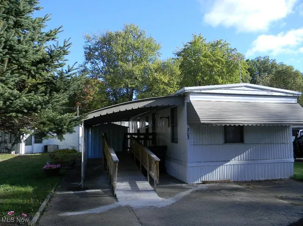203 B Dr NE, Warren, OH 44484