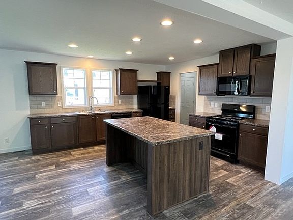 3rd image of 250 SE Laurel St #1071