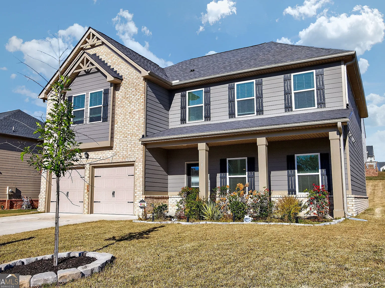 4 bed, 3.5 bath, 2860 sqft, $3,000 — Photo 1