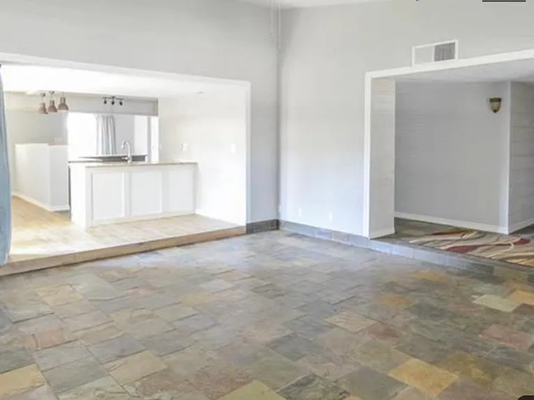 2405 Choctaw Dr — Photo 2