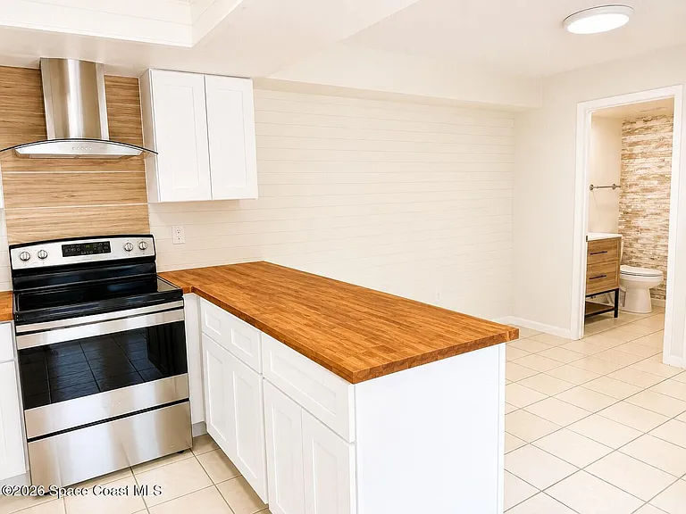 2115 Harrison St — Photo 14