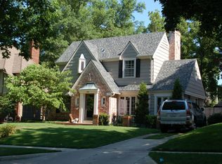 1002 W 70th St, Kansas City, MO 64113