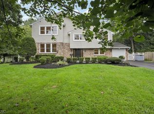 38 Billingsley Dr, Livingston Twp., NJ 07039