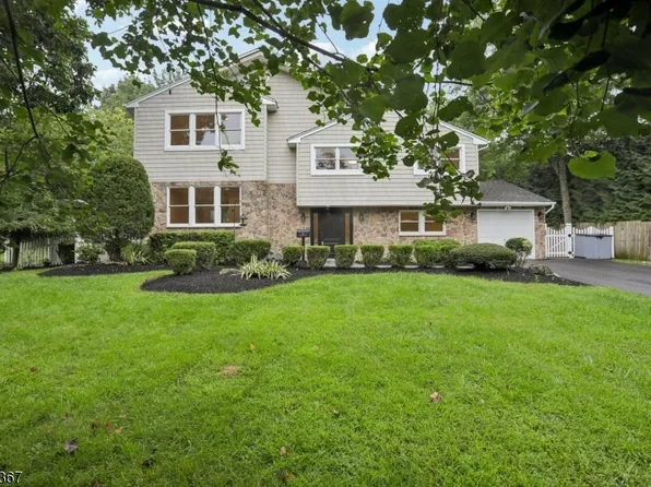 38 Billingsley Dr, Livingston Twp., NJ 07039