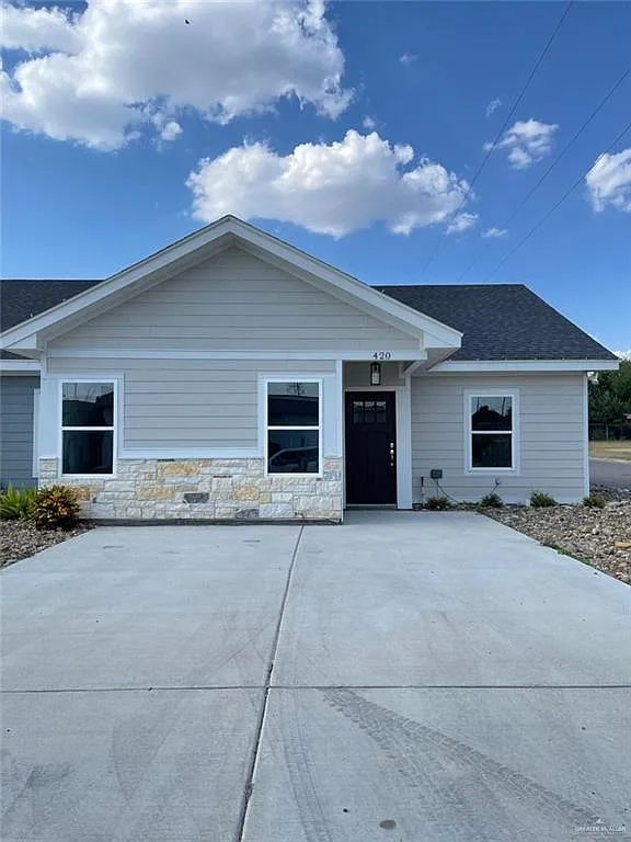 3 bed, 2.0 bath, 1224 sqft, $1,300 — Photo 1