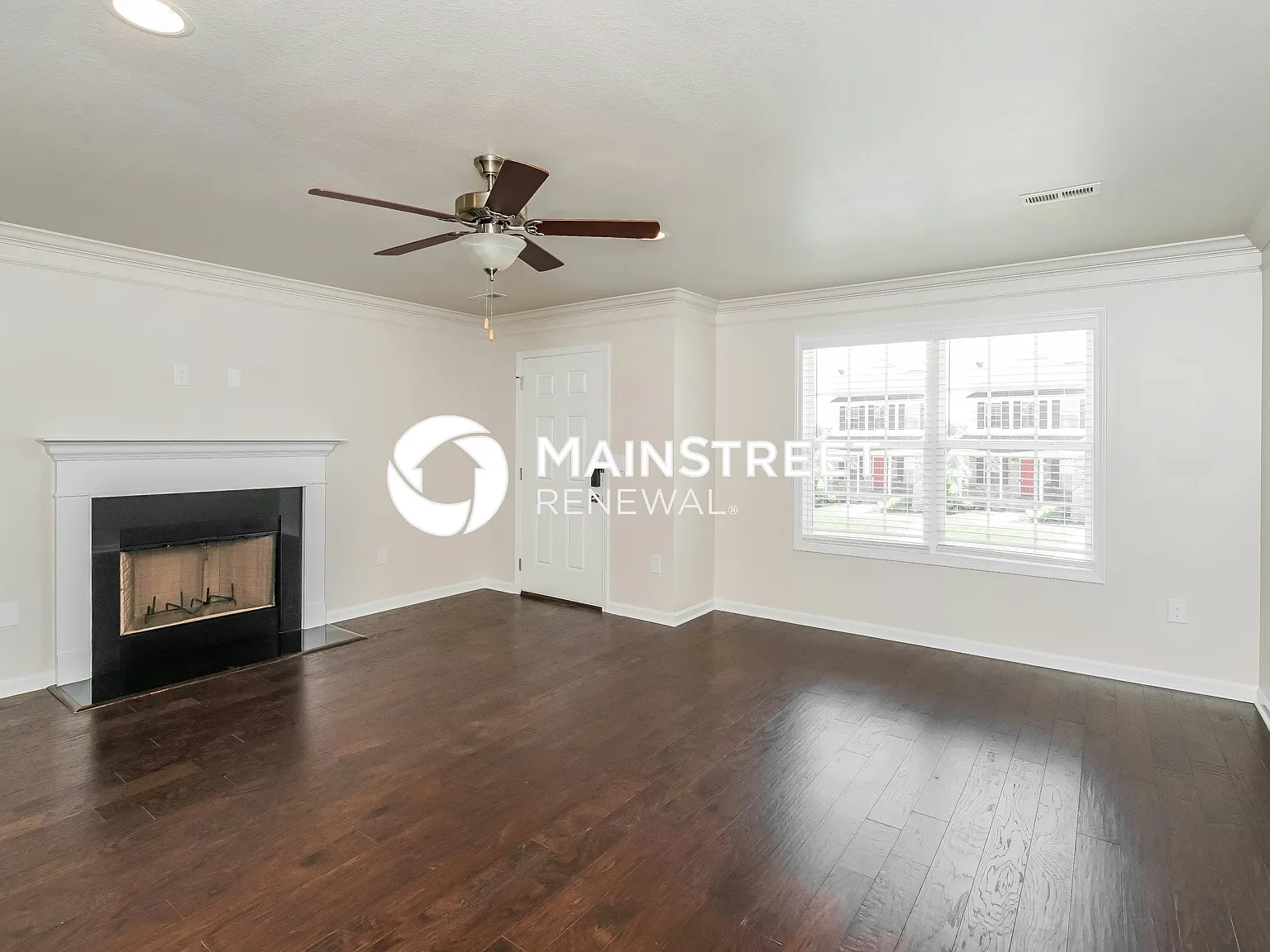 1133 Cloud View Dr — Photo 3