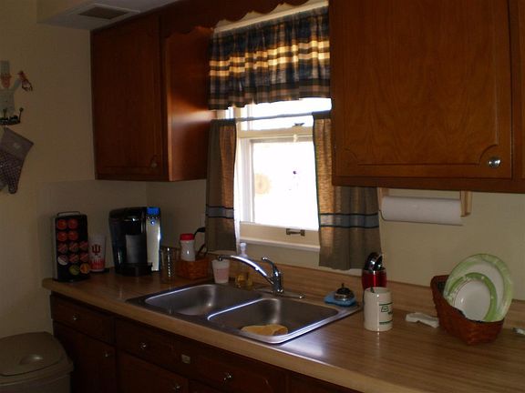 4th image of 201 S Edgewood Dr