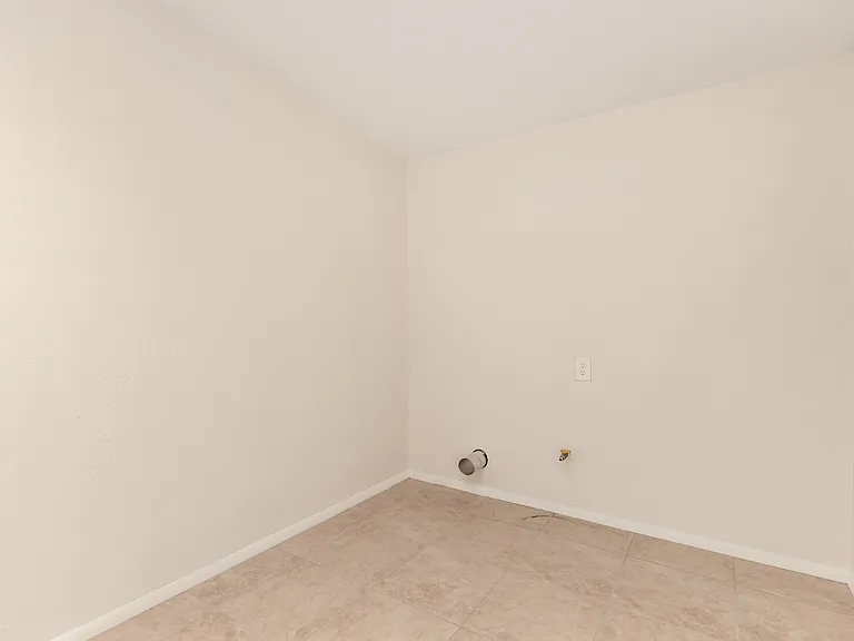 12404 N 103rd Ave — Photo 27