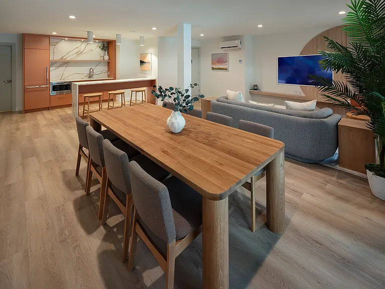 750 Robinson St — Photo 1