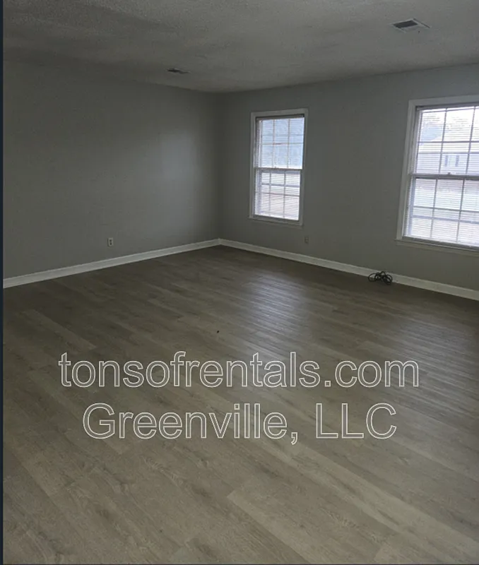 2 bed, 1.0 bath, $1,195 — Photo 2