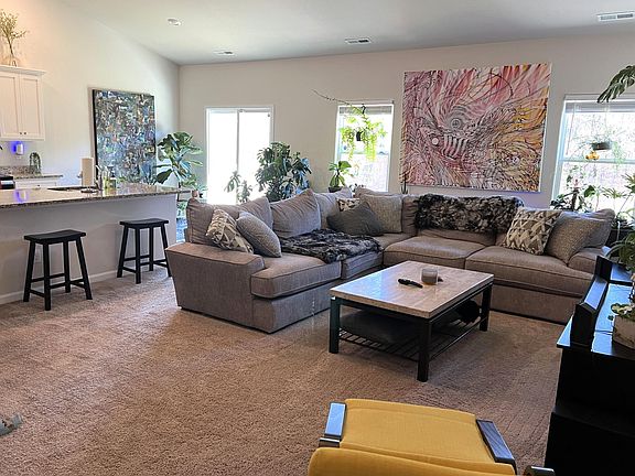 3rd image of 2112 Lanza Dr