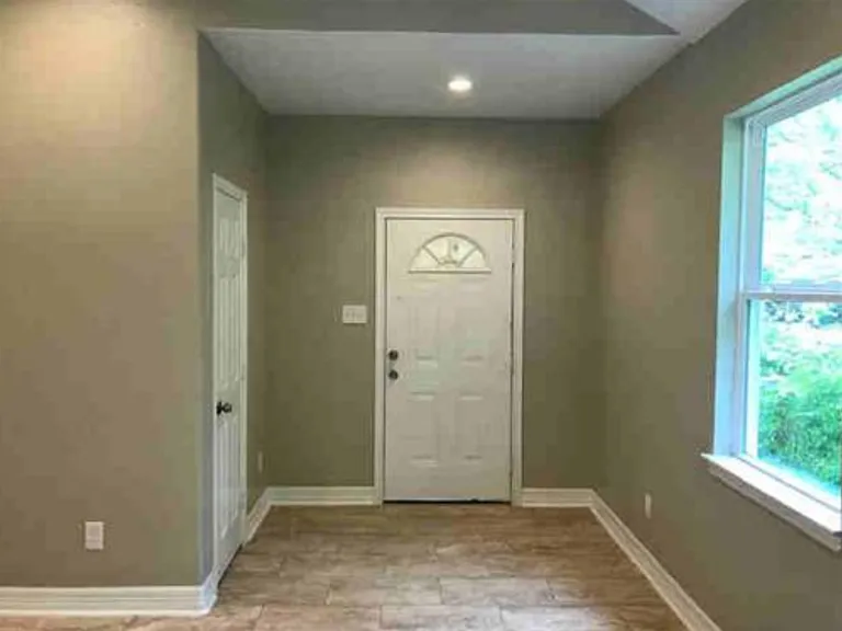 7911 Observatory St — Photo 3