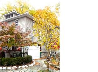 33318 Oakland Ave, Farmington, MI 48336