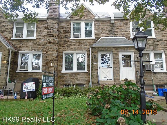 2nd image of 3251 Saint Vincent St