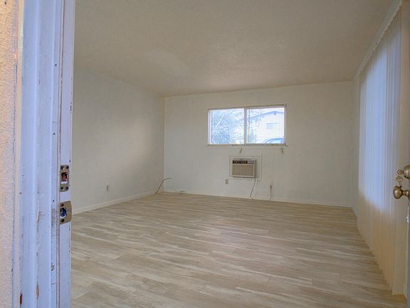 3rd image of 4211 Tresler Ave