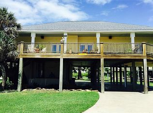 3245 Sea Castle Dr, Crystal beach, TX 77650