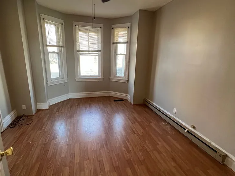 423 N Hanover Street — Photo 5
