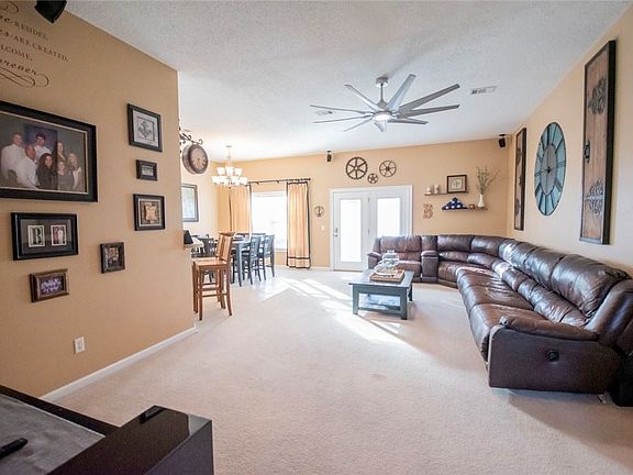 5th image of 306 Victoria Cir