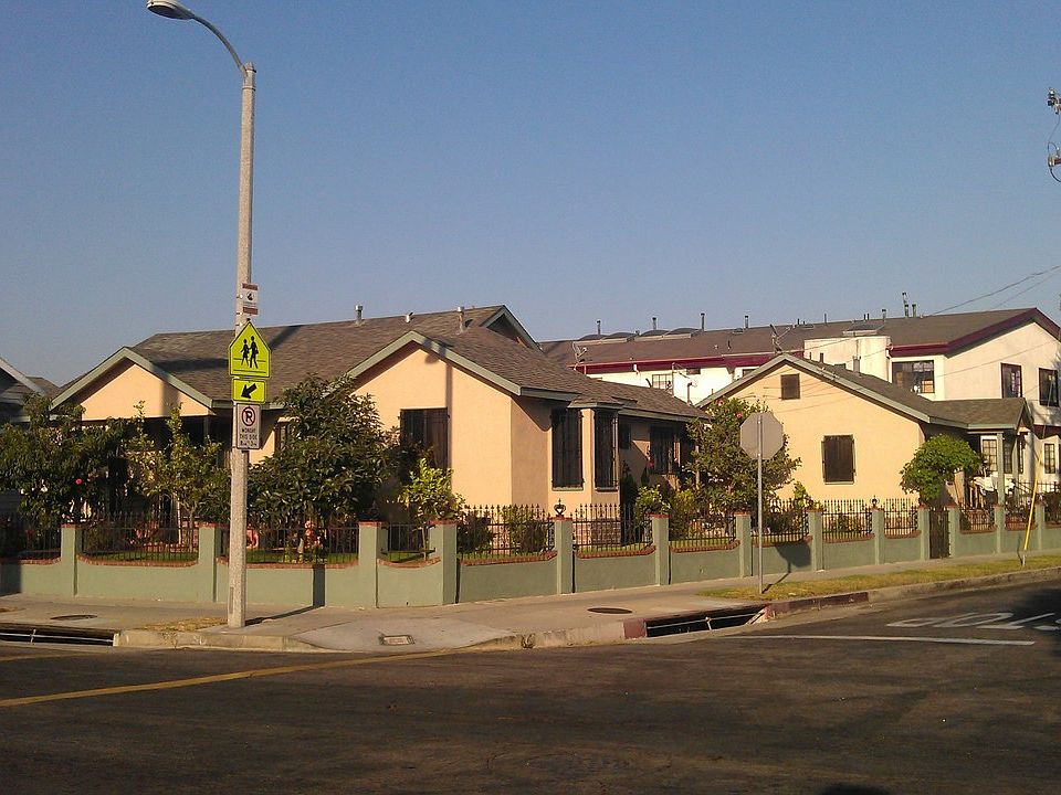 1st image of 234 S Eucalyptus Ave