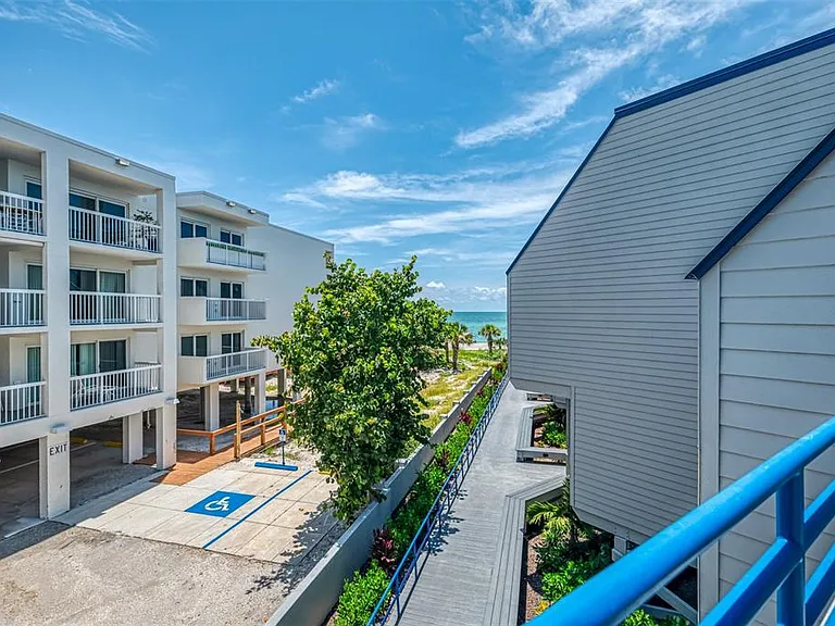 2400 N Beach Rd #17 — Photo 45