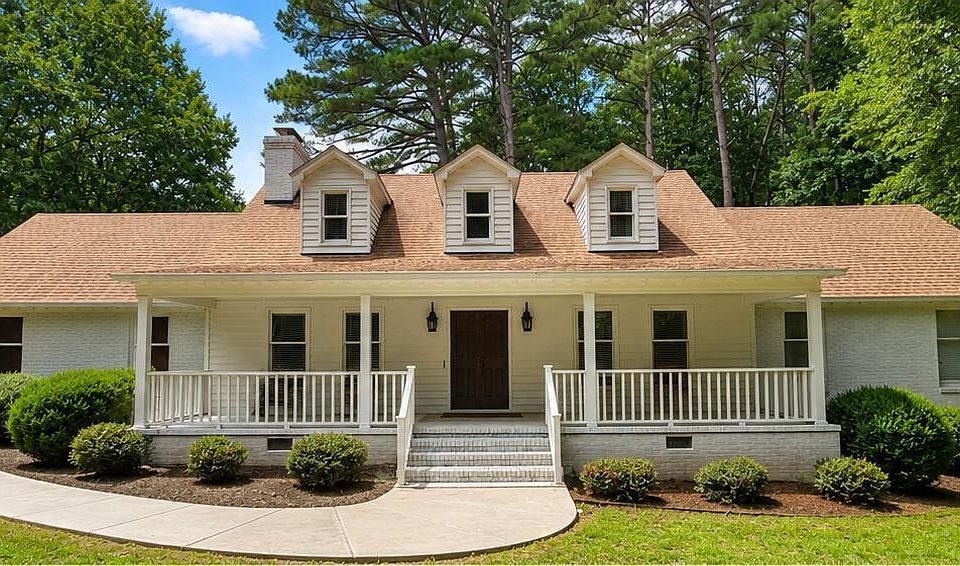 1st image of 205 Edgewood Dr