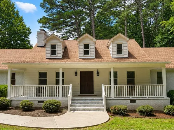 205 Edgewood Dr, Louisburg, NC 27549