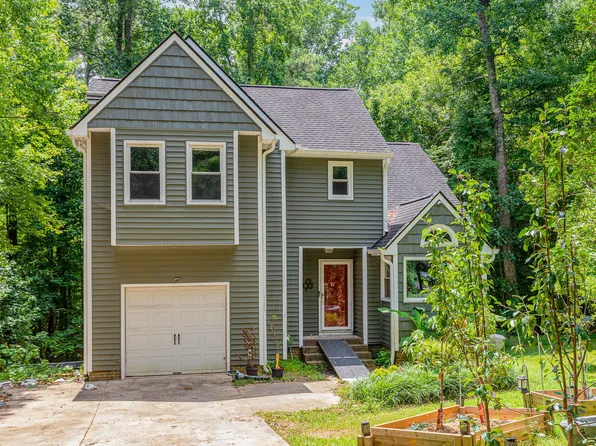 1300 Pine Trl, Clayton, NC 27520