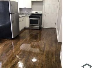 111 E 45th St #1, Chicago, IL 60653