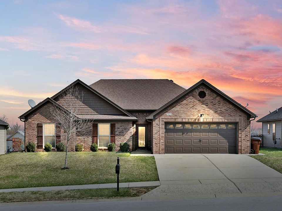 1st image of 415 Oakview Dr