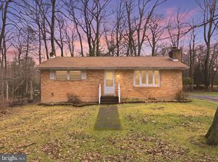 112 Pin Oak Ln, Tobyhanna, PA