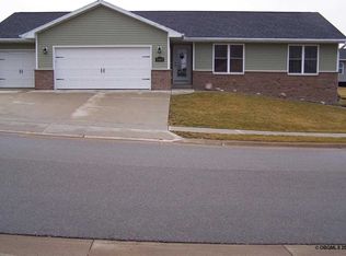 7681 S Westbrook Dr, Dubuque, IA 52002