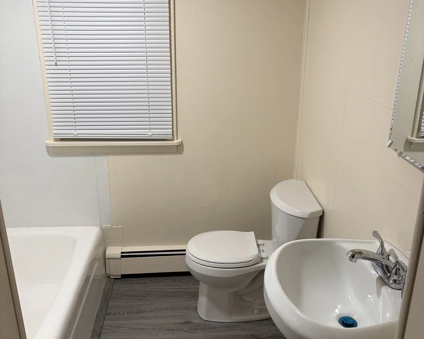 3 bed, $1,600 — Photo 1