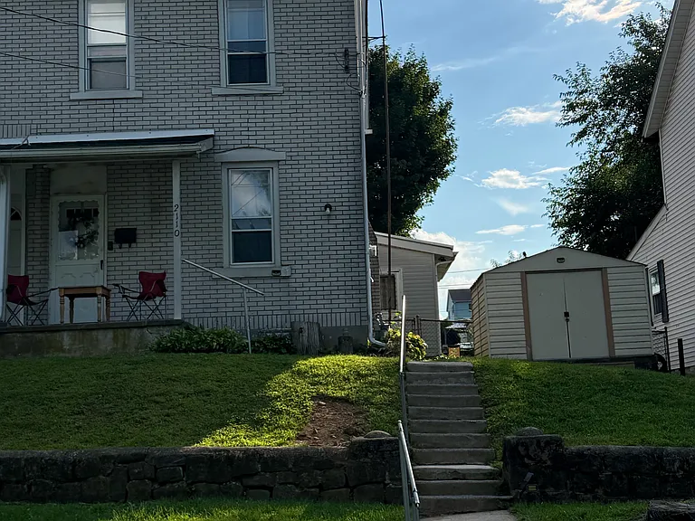 2110 Lincoln Ave — Photo 1