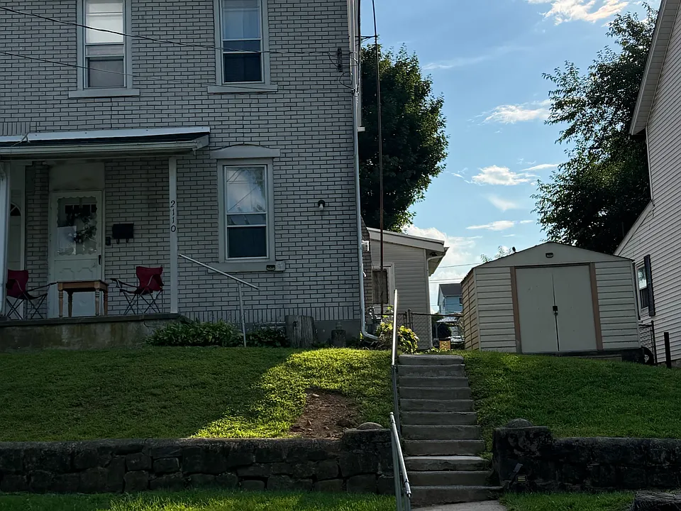 2110 Lincoln Ave