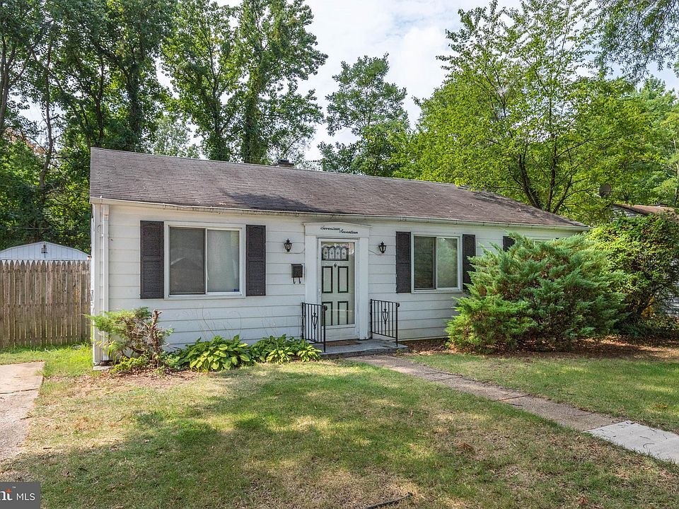 1st image of 1717 Saunders Way