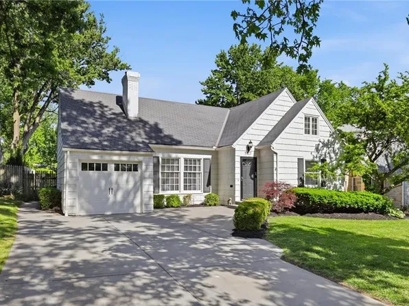 5427 Canterbury Rd, Fairway, KS 66205
