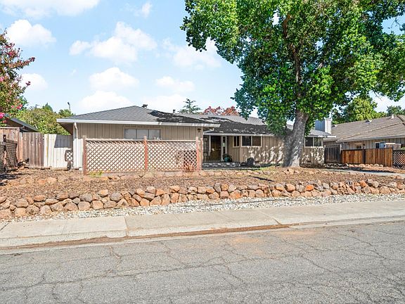 3rd image of 4760 Bowerwood Dr