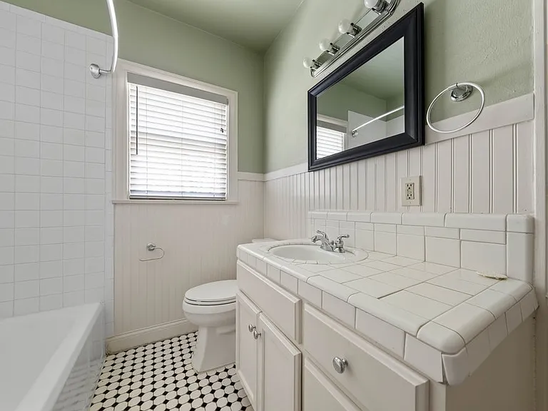 109 W Norwood Ct #2 — Photo 21