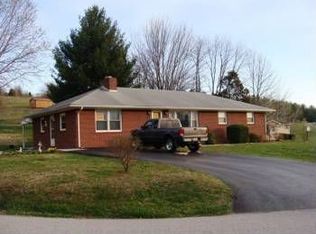 204 Chestnut Ln, Pembroke, VA 24136