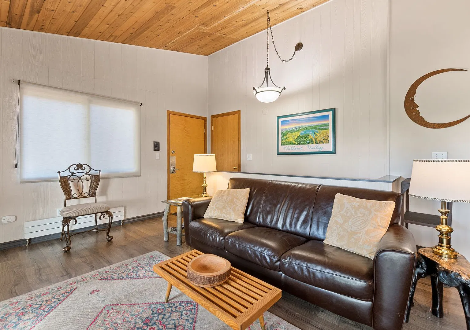 2 bedroom, 2 bathroom Whitefish Condo, steps away from Whitefish Lake, minutes from the ski slopes! — Photo 4