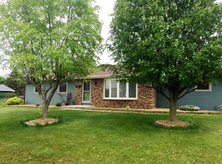 909 Birch St, Cleveland, WI 53015