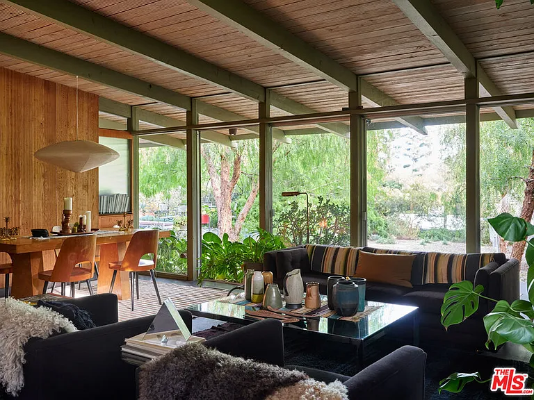 8973 Wonderland Park Ave — Photo 12