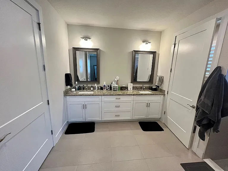 2084 Paragon Cir E — Photo 8