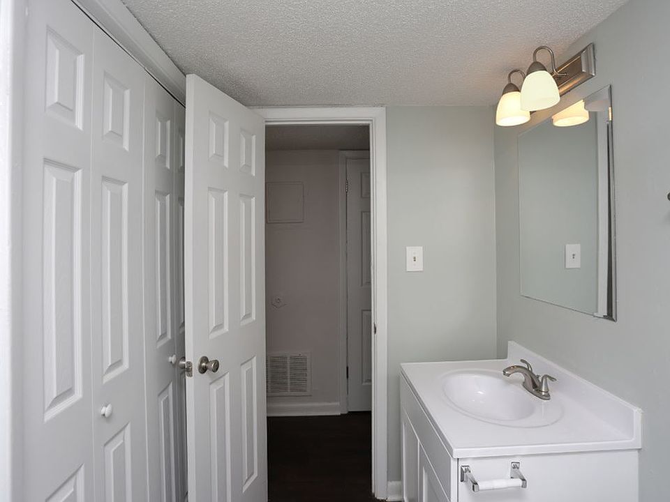 2nd image of 180 S Pine Lake Dr #4_B
