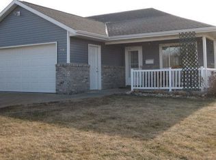 918 2nd St SW, Pipestone, MN 56164