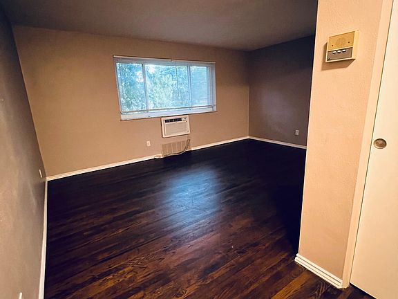 5th image of 5601 Dewey Ave APT 105