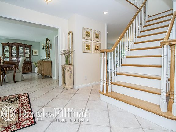 4th image of 110 Mobrey Ln