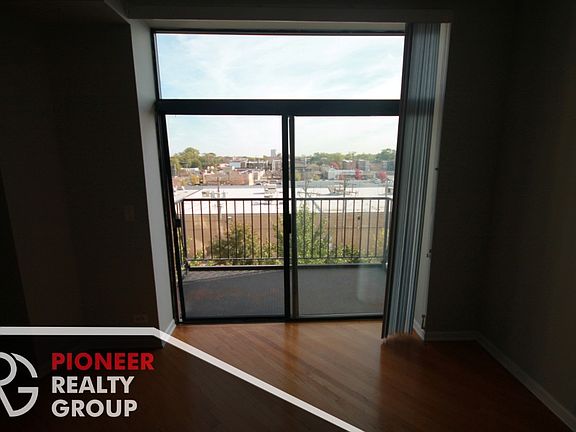 2nd image of 2451 W Howard St #2451605