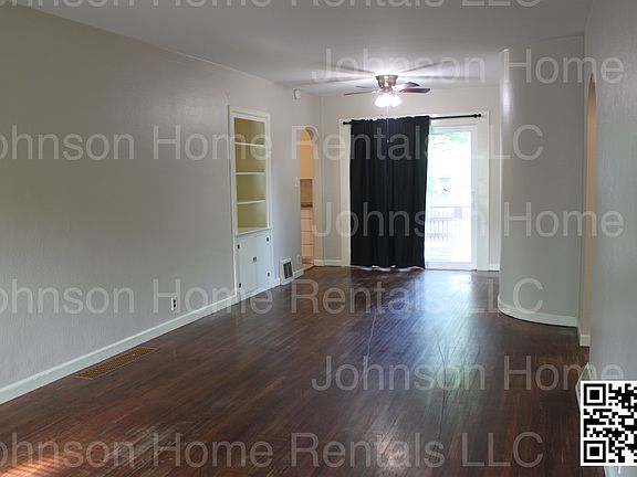Mail Living area looking at toward the back door.